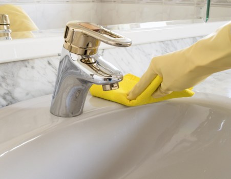 Deep cleaning details for a guest-ready rental home in Edgware